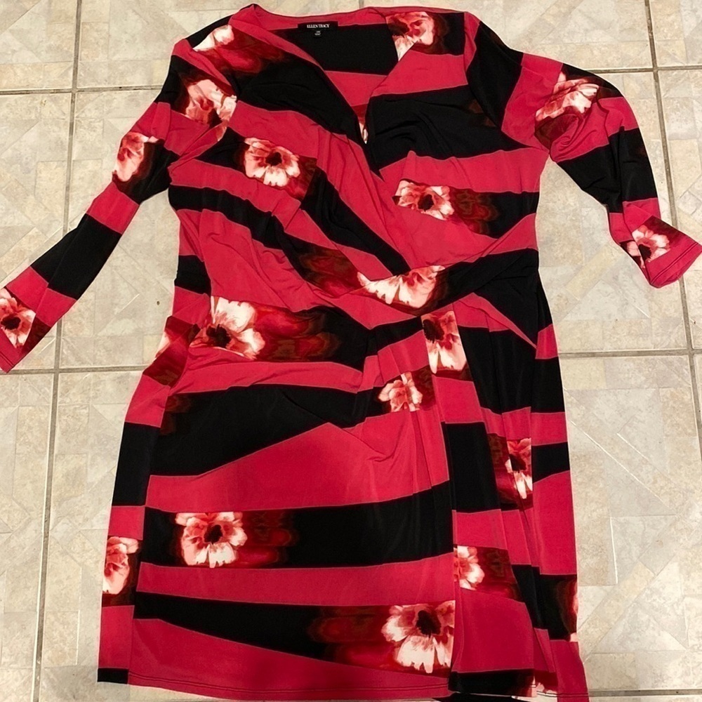 Y womens Ellen Tracy floral stretch long sleeve plus size dress 3X.   EUC